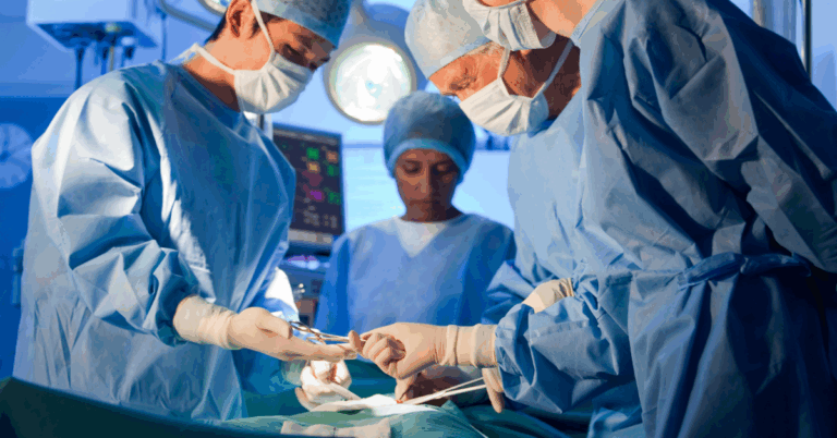 Surgean doing Laparoscopic Sleeve Gastrectomy: What to Expect Before, During, and After